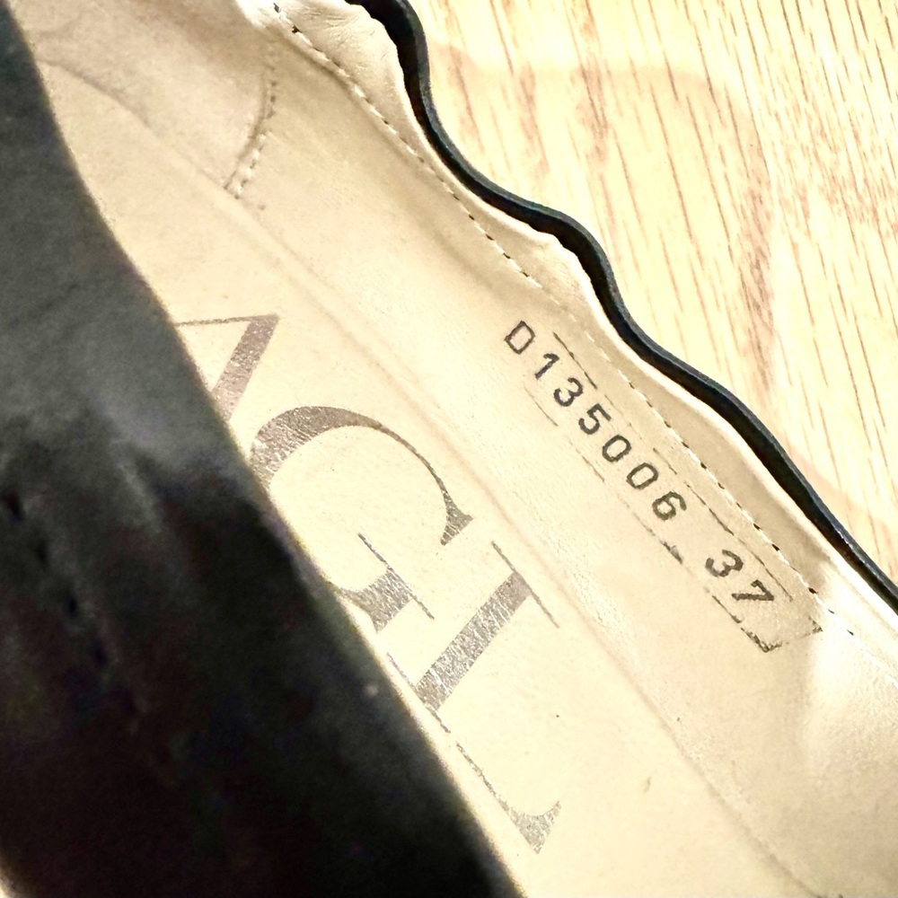 SALE! AGL Attilio Giusti Leombruni “Jody” patent and leather wedge pump - Picture 9 of 9